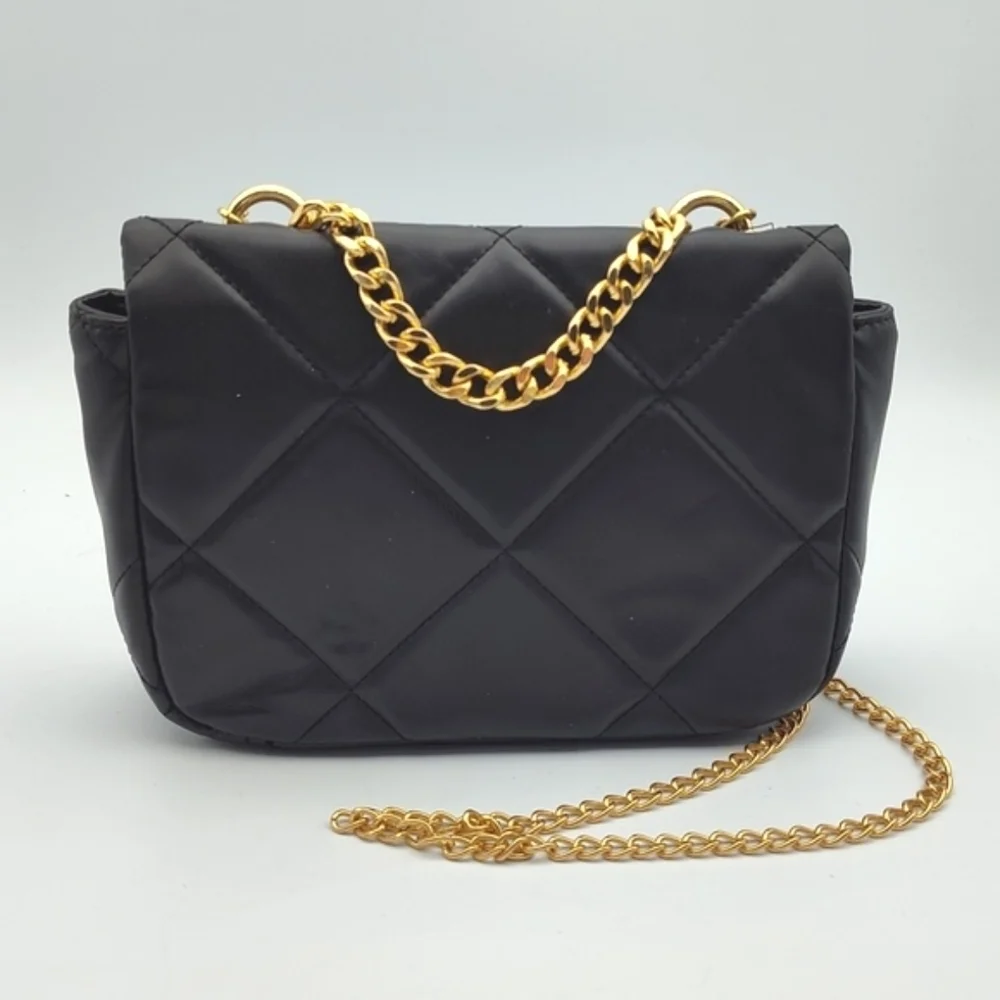 NWT BADGLEY MISCHKA LARGE DIAMOND QUILTED CROSSBODY BAG $149 - Picture 5 of 13